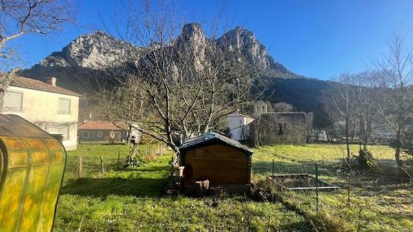 VENTE : terrain constructible de 514 m² à PUILAURENS