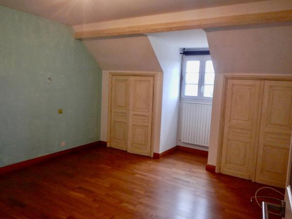 Immeuble à vendre à PERIGUEUX (24).