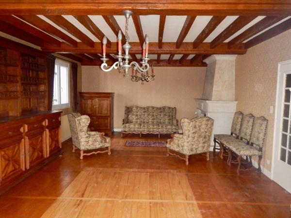 Immeuble à vendre à PERIGUEUX (24).