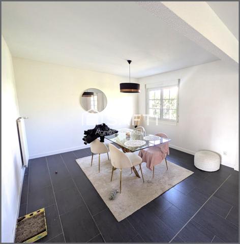 Près des commerces - double garage - vie de plain-pied