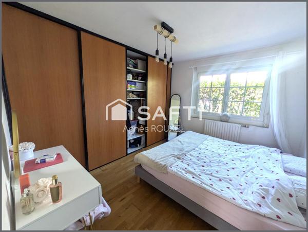 Près des commerces - double garage - vie de plain-pied