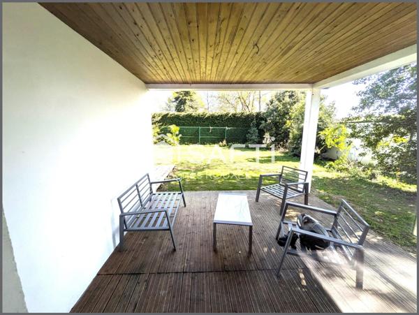 Près des commerces - double garage - vie de plain-pied