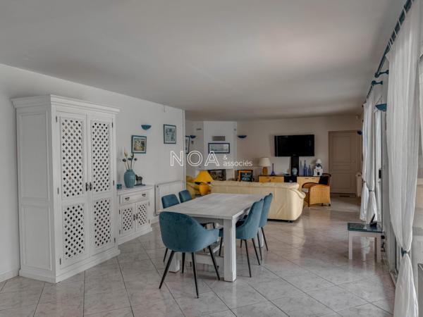 Maison traditionnelle avec spa, hammam et piscine