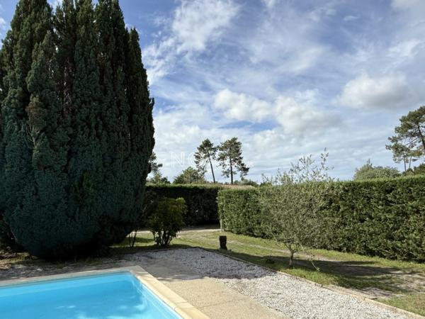 Maison traditionnelle avec spa, hammam et piscine