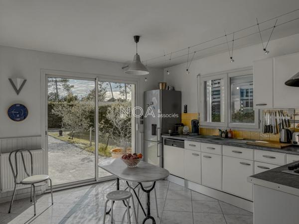 Maison traditionnelle avec spa, hammam et piscine