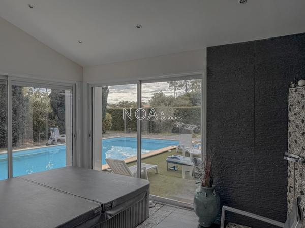 Maison traditionnelle avec spa, hammam et piscine
