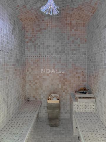 Maison traditionnelle avec spa, hammam et piscine