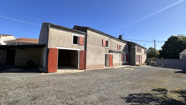 Maison de village aux belles perspectives La Croix-Comtesse (17330)