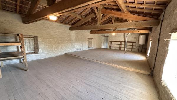 Maison de village aux belles perspectives La Croix-Comtesse (17330)