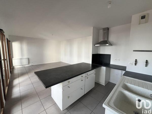 Location appartement 3 pièces 70 m² Mérignac