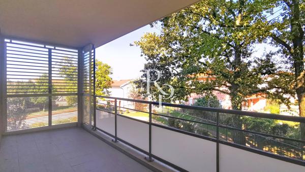 CRAPONNE – T4 LUMINEUX AVEC TERRASSE, AU CALME ET À DEUX PAS DU CENTRE