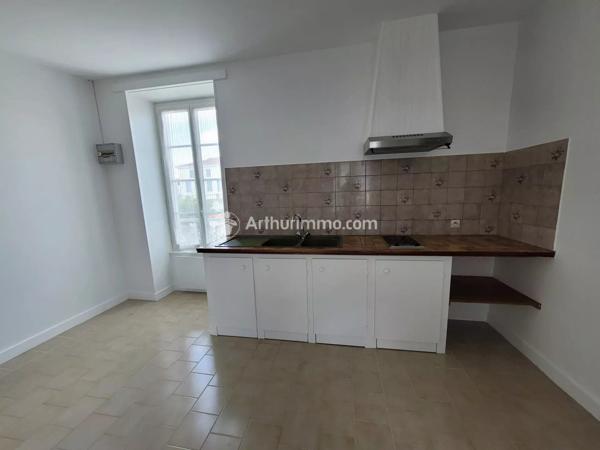 Location Appartement 1 pièces 32 m2 à Saint-Jean-d'Angély