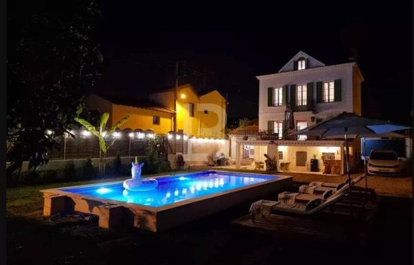 Maison de ville d'époque avec piscine à Golfe Juan à pied de la plage