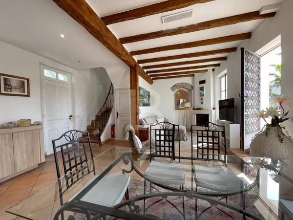 Maison de ville d'époque avec piscine à Golfe Juan à pied de la plage