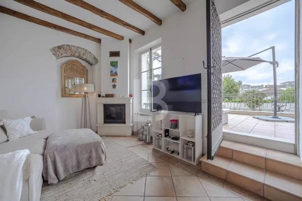 Maison de ville d'époque avec piscine à Golfe Juan à pied de la plage