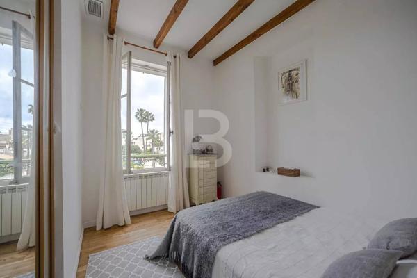 Maison de ville d'époque avec piscine à Golfe Juan à pied de la plage