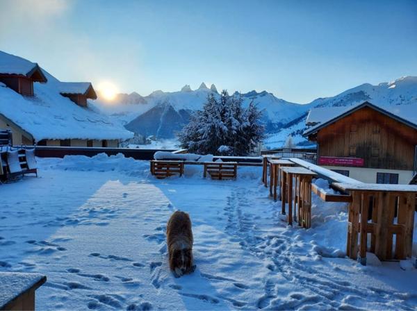 À VENDRE – FONDS DE COMMERCE RESTAURANT – SAINT-JEAN-D’ARVES (73)