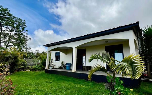 Maison à vendre    3 pièces • 90 m2 Saint-Leu