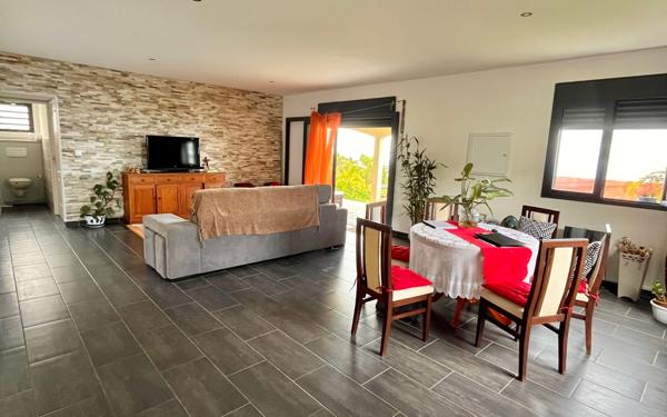 Maison à vendre    3 pièces • 90 m2 Saint-Leu