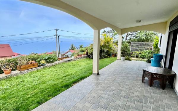 Maison à vendre    3 pièces • 90 m2 Saint-Leu