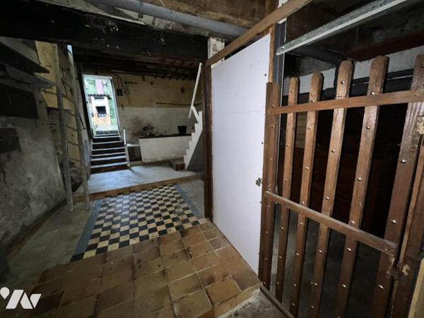 Maison d'habitation mitoyenne à rénover