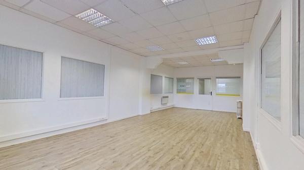 Dpt Meurthe et Moselle (54), BUREAU de 36,61 m2 à louer à MAXÉVILLE, stationnement gratuit.