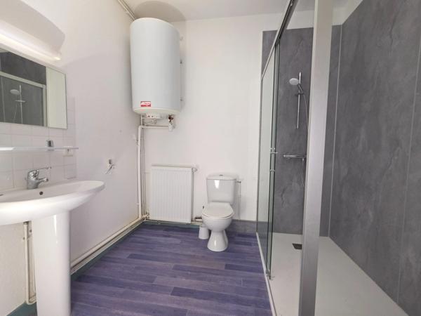 Immeuble à vendre SAINT SORNIN LEULAC (87)