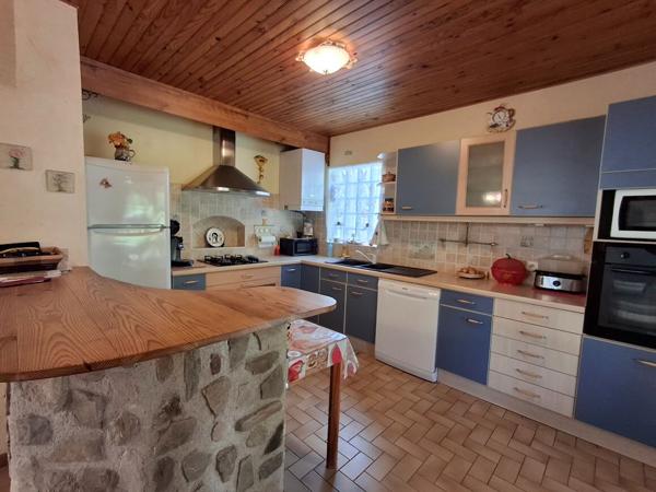 Villa de plain pied avec garage Le Bousquet D Orb 6 pièce(s) 97.4 m2