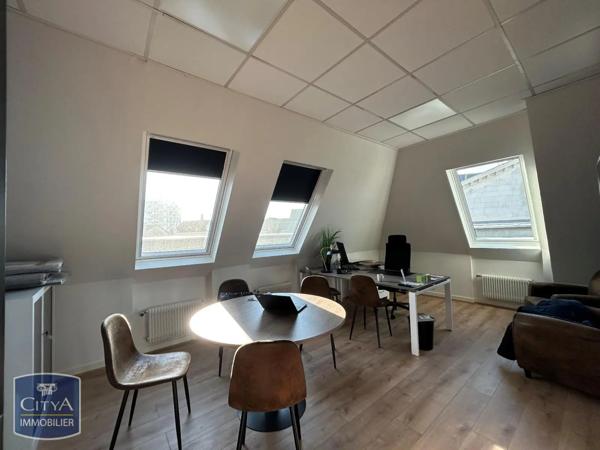 Local professionnel à louer 105.15m²