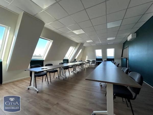 Local professionnel à louer 105.15m²