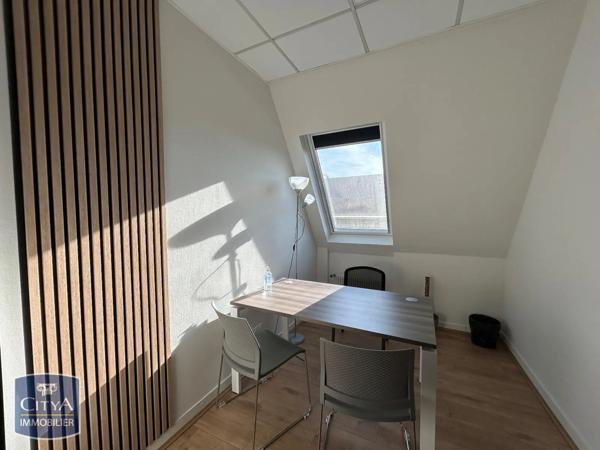 Local professionnel à louer 105.15m²