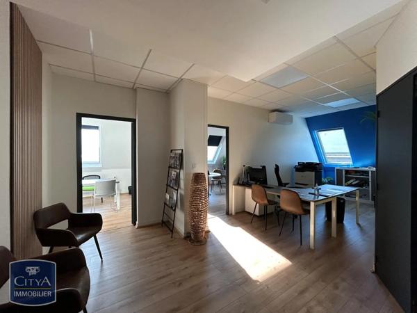 Local professionnel à louer 105.15m²