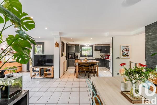 Maison à vendre 6 pièces 141 m² Dommartin