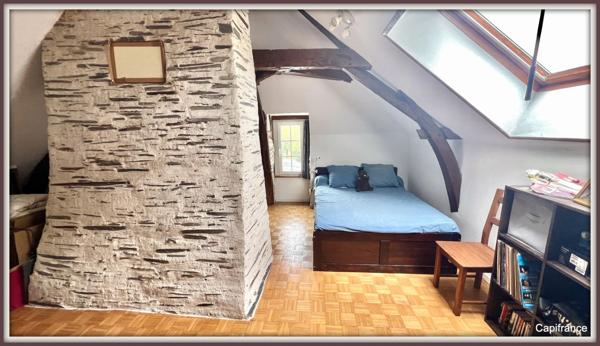 LONGERE RENOVEE de 180 m² hab, 1700 m2 de terrain