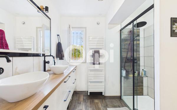 Maison à vendre    3 pièces •  Tourrettes