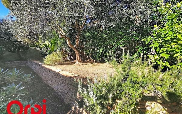 Maison à vendre    4 pièces •  La Cadière-d'Azur