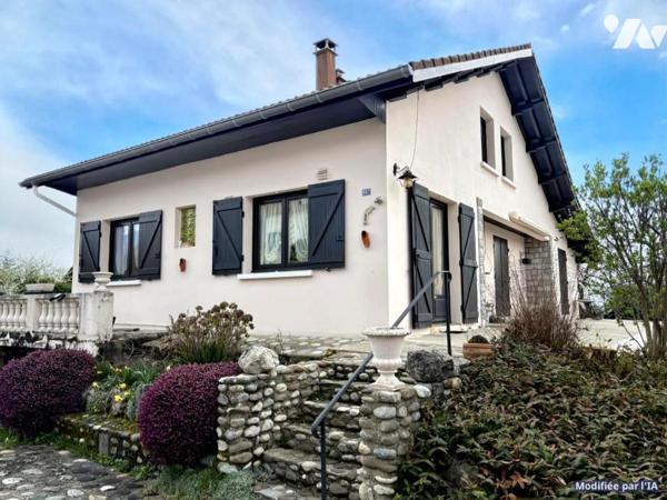 A VENDRE - MAISON INDIVIDUELLE - 6 pièces - SH : 126 m2 - terrain de 1.311 m2 en zone UGm1 