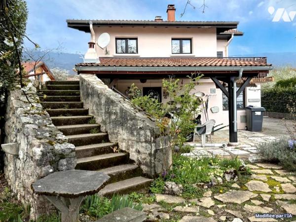 A VENDRE - MAISON INDIVIDUELLE - 6 pièces - SH : 126 m2 - terrain de 1.311 m2 en zone UGm1 