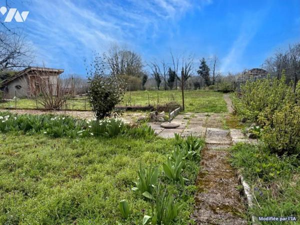 A VENDRE - MAISON INDIVIDUELLE - 6 pièces - SH : 126 m2 - terrain de 1.311 m2 en zone UGm1 