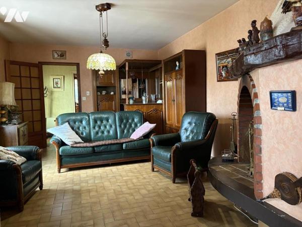 A VENDRE - MAISON INDIVIDUELLE - 6 pièces - SH : 126 m2 - terrain de 1.311 m2 en zone UGm1 