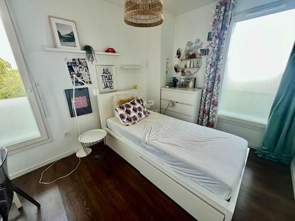 Appartement Cergy 5 pièce(s) 90 m2 347 000 € **  - Référence  5088