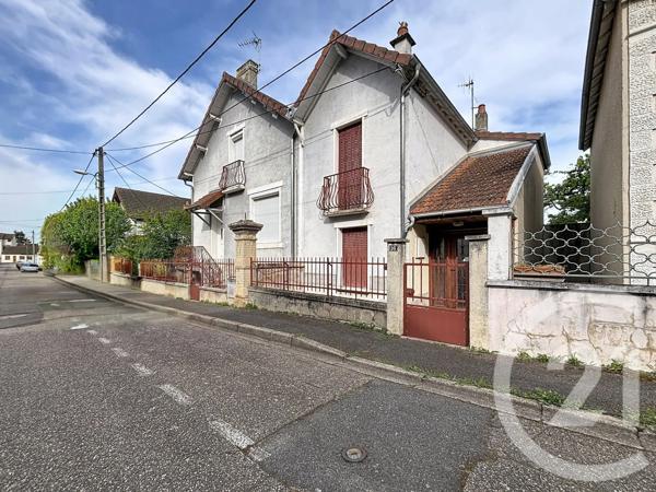 Maison à vendre  3 pièces - 60 m 2   VARENNES SUR ALLIER  - 03