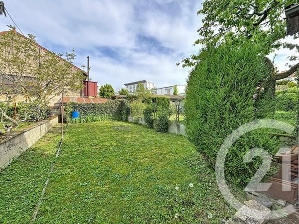 Maison à vendre  3 pièces - 60 m 2   VARENNES SUR ALLIER  - 03