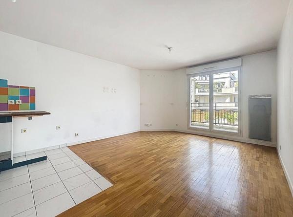 Plein centre ville Un appartement type 3 pièces avec Terrasse et parking !