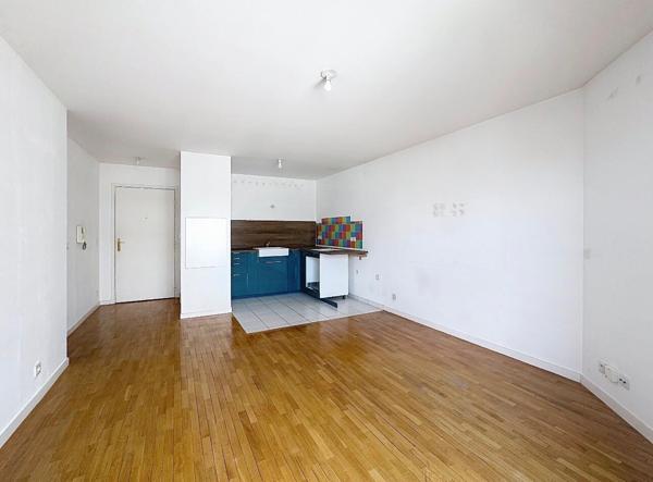 Plein centre ville Un appartement type 3 pièces avec Terrasse et parking !