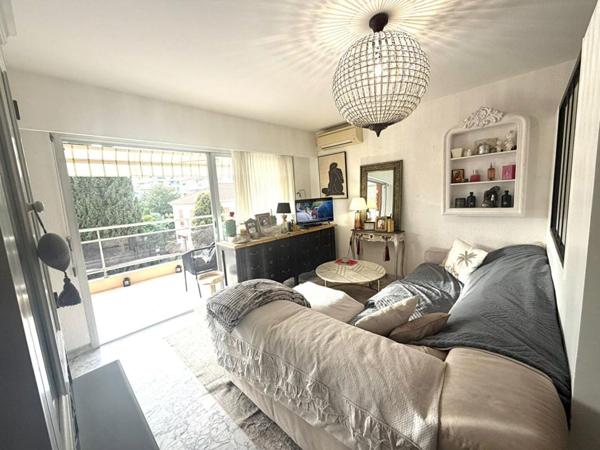 Cannes Studio transformable en T2 33m2 +13m2 Terrasse