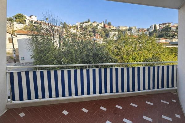 Appartement Nice St Sylvestre 3 pièces 65.50 m2, balcon terrasse et garage