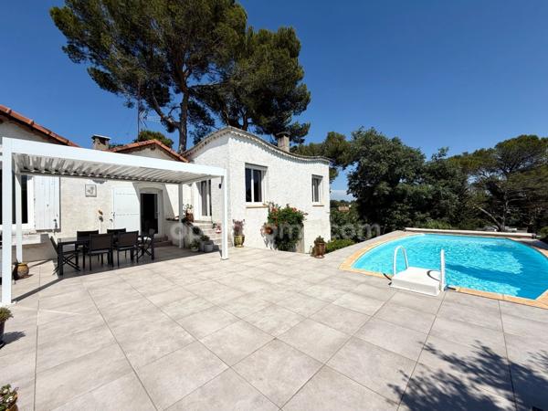 Villa 6 pièces 160m2 avec piscine sur les hauteurs de Nîmes.
