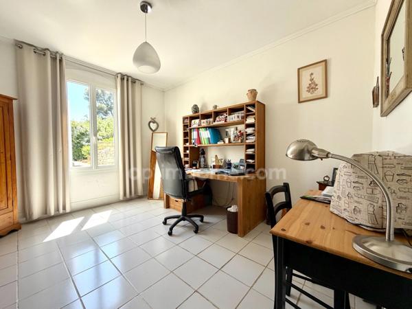 Villa 6 pièces 160m2 avec piscine sur les hauteurs de Nîmes.