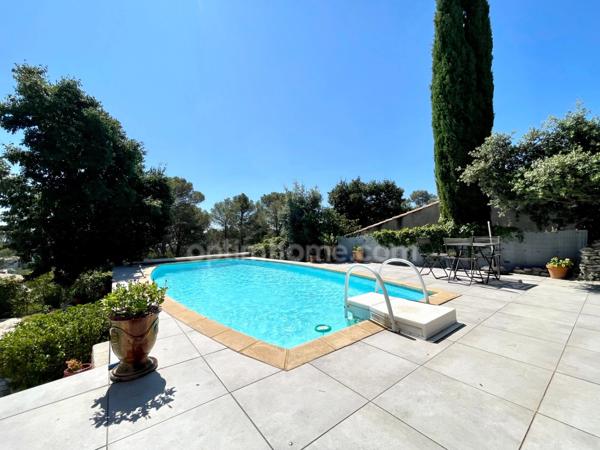Villa 6 pièces 160m2 avec piscine sur les hauteurs de Nîmes.